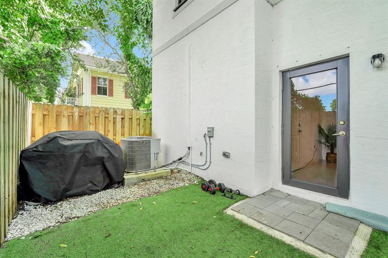 Image 47 of 65 For 1901 5th Ct  