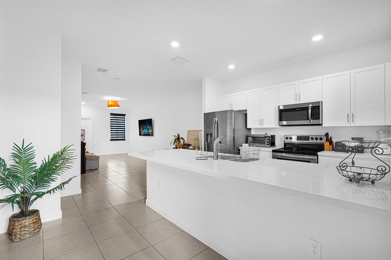 Image 6 of 65 For 1901 5th Ct  