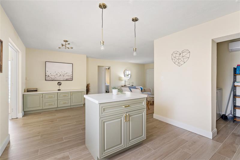 Image 12 of 19 For 20 17th Ave  