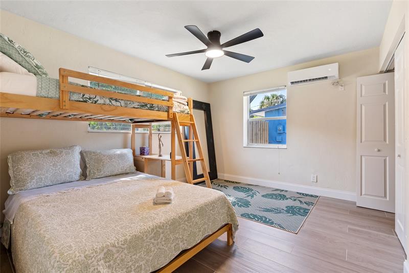 Image 15 of 19 For 20 17th Ave  