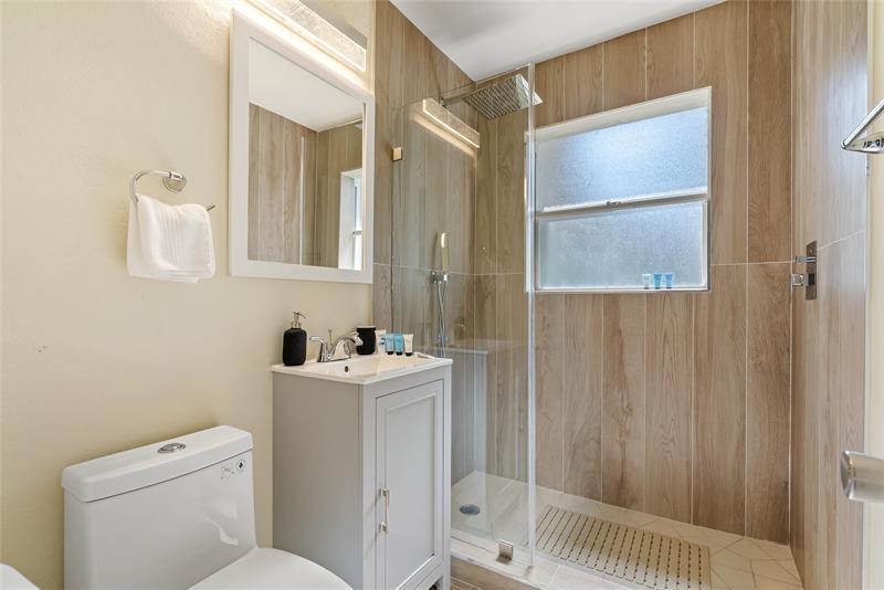 Image 16 of 19 For 20 17th Ave  