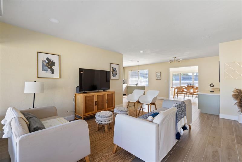 Image 17 of 19 For 20 17th Ave  