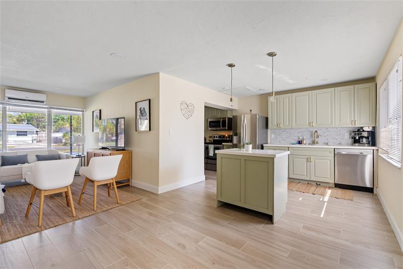 Image 7 of 19 For 20 17th Ave  