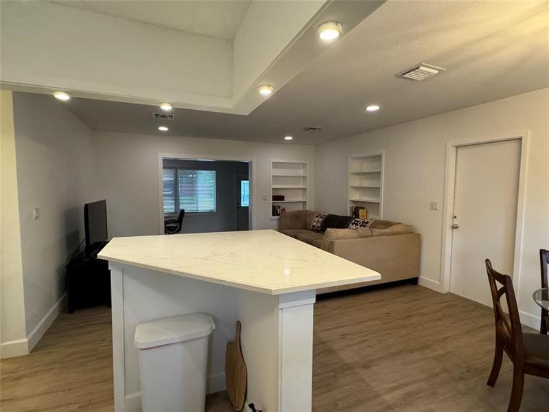 Image 11 of 32 For 718 5th Ave  