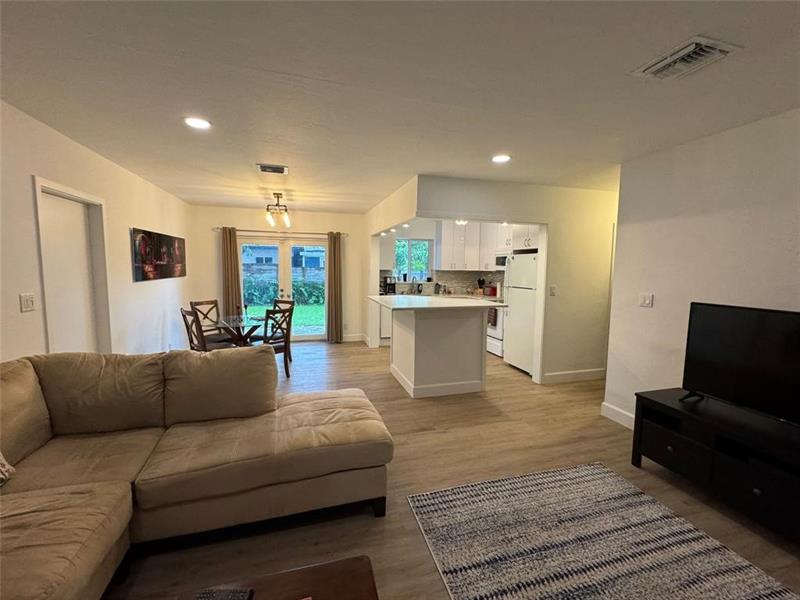 Image 13 of 32 For 718 5th Ave  