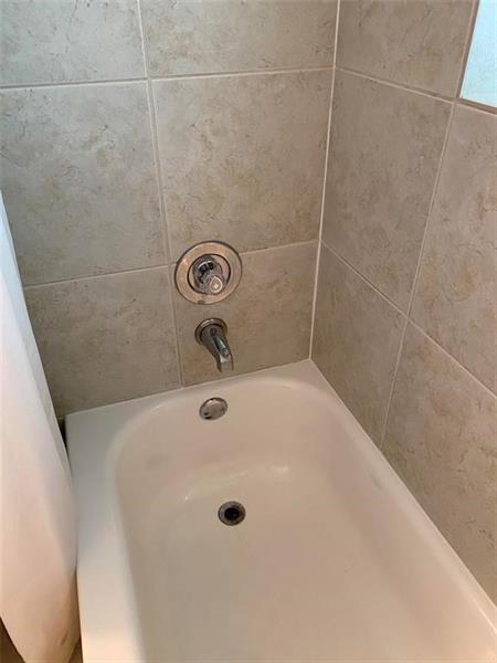 Image 21 of 32 For 718 5th Ave  