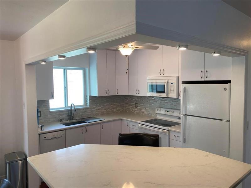 Image 6 of 32 For 718 5th Ave  