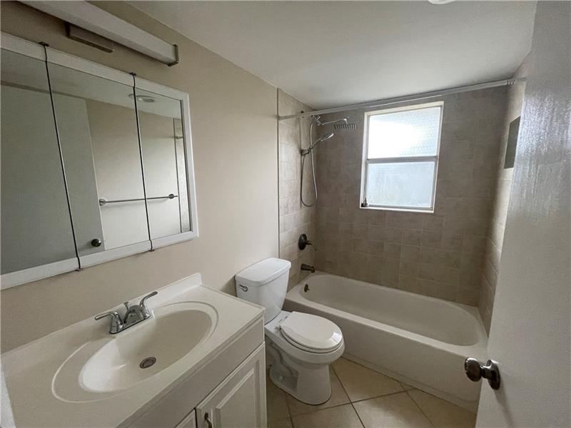 Image 11 of 28 For 550 2nd Ave  G5
