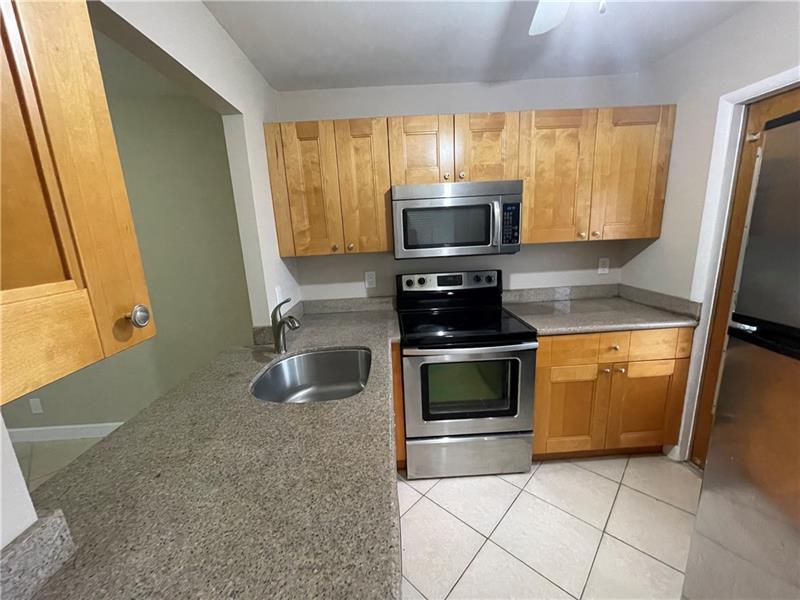 Image 9 of 28 For 550 2nd Ave  G5