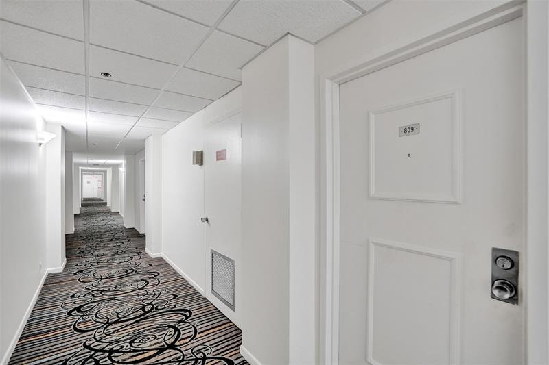 Image 18 of 28 For 3200 Port Royale Dr  809