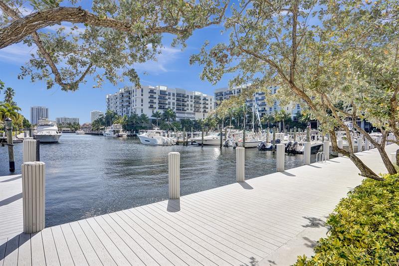 Image 22 of 28 For 3200 Port Royale Dr  809