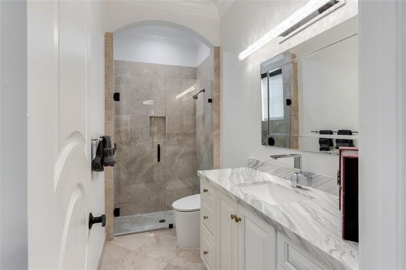 Image 33 of 73 For 4711 25th Avenue