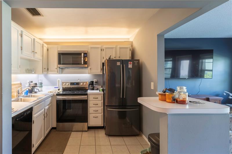 Image 5 of 22 For 50 Woodland Dr  104