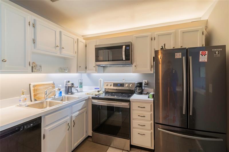 Image 7 of 22 For 50 Woodland Dr  104