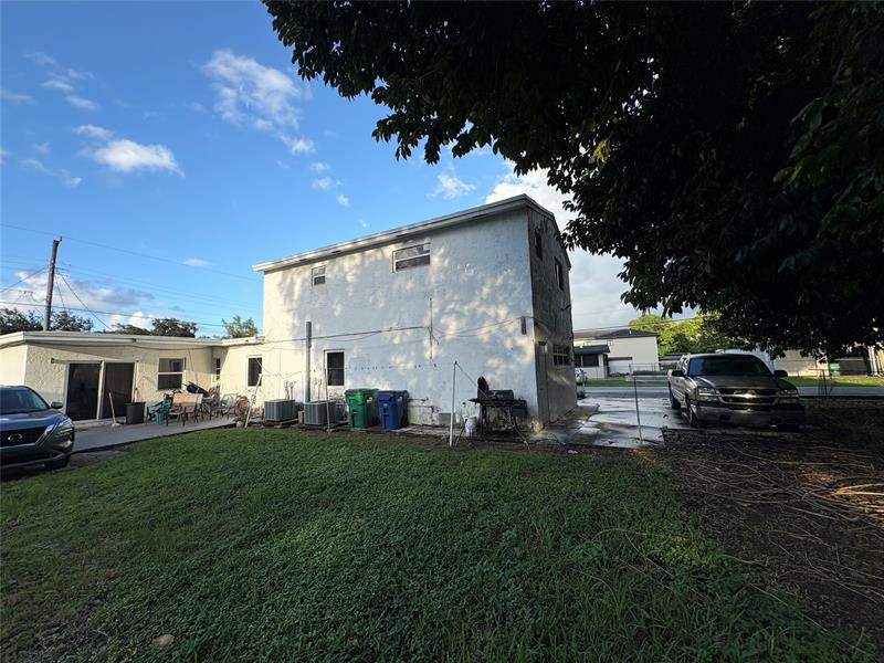 Image 4 of 27 For 5840 31st Ave