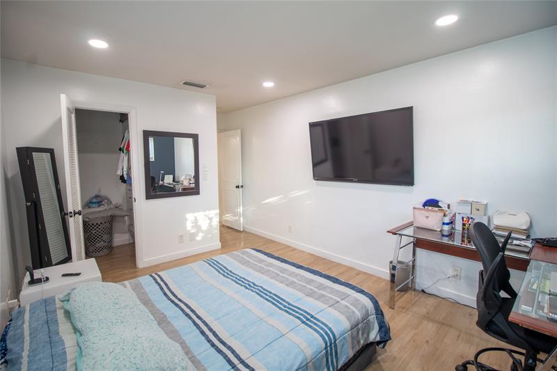 Image 25 of 48 For 730 75th Ave