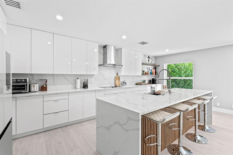 Image 16 of 53 For 11661 3rd Dr