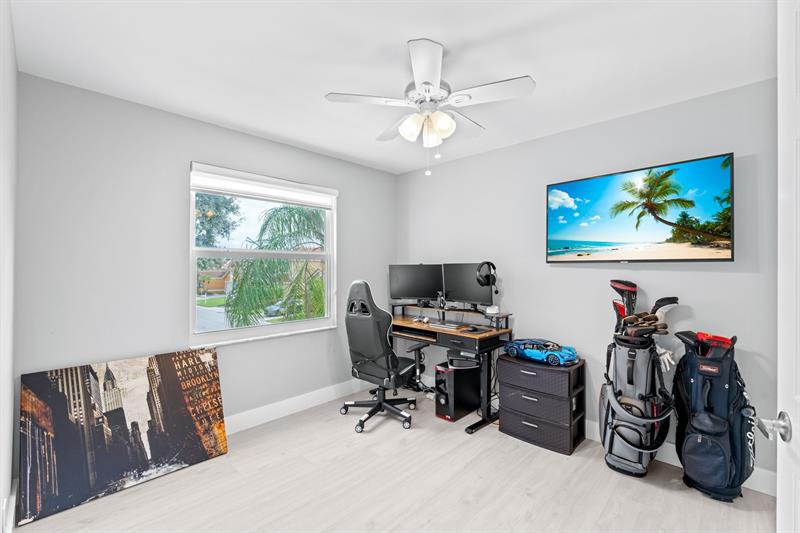 Image 29 of 53 For 11661 3rd Dr