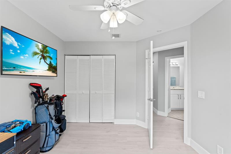 Image 30 of 53 For 11661 3rd Dr