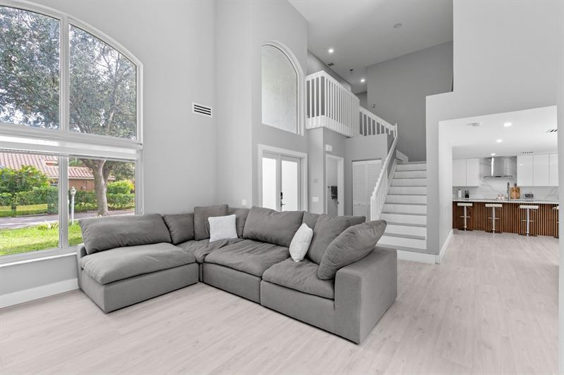 Image 6 of 53 For 11661 3rd Dr