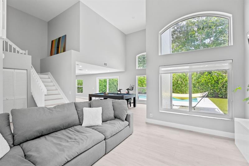 Image 7 of 53 For 11661 3rd Dr