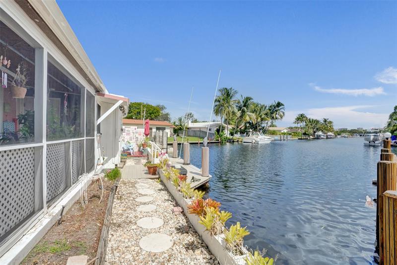 Image 11 of 37 For 5630-5636 27th Ave