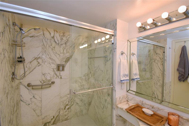 Image 18 of 55 For 5100 Ocean Blvd  516