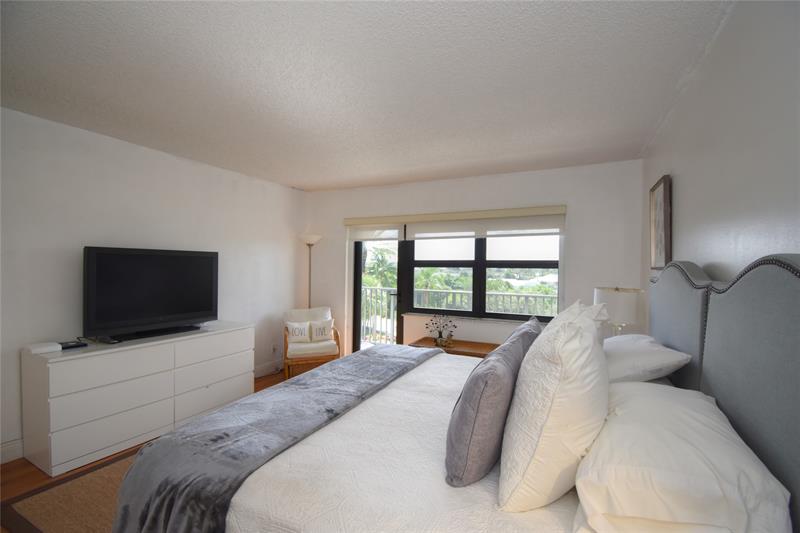 Image 24 of 55 For 5100 Ocean Blvd  516