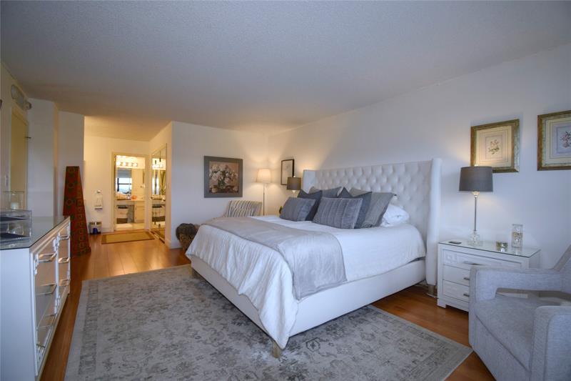 Image 27 of 55 For 5100 Ocean Blvd  516