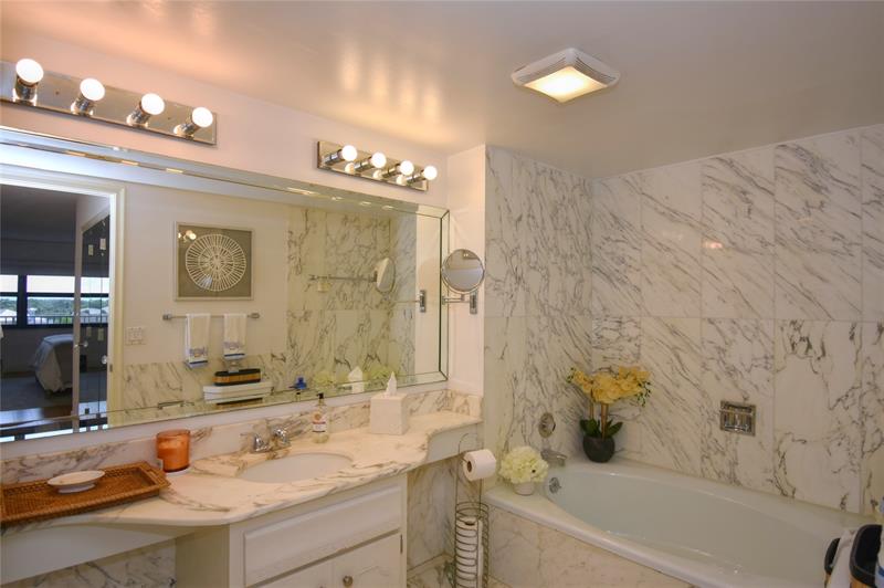 Image 30 of 55 For 5100 Ocean Blvd  516