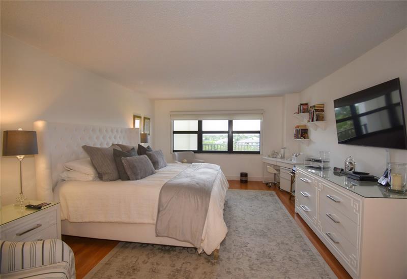 Image 33 of 55 For 5100 Ocean Blvd  516