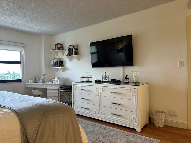 Image 34 of 55 For 5100 Ocean Blvd  516