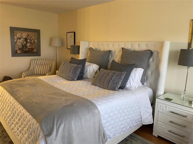 Image 42 of 55 For 5100 Ocean Blvd  516