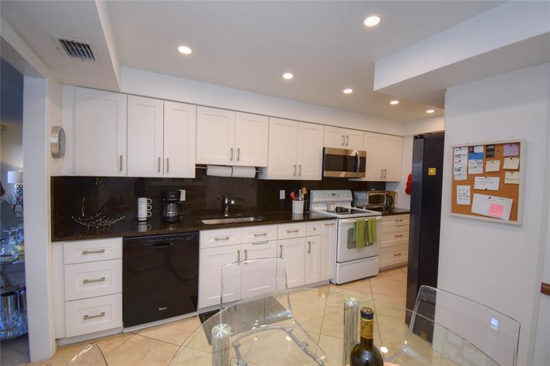 Image 6 of 55 For 5100 Ocean Blvd  516