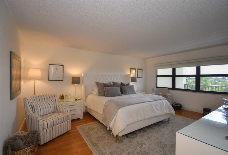 Image 9 of 55 For 5100 Ocean Blvd  516