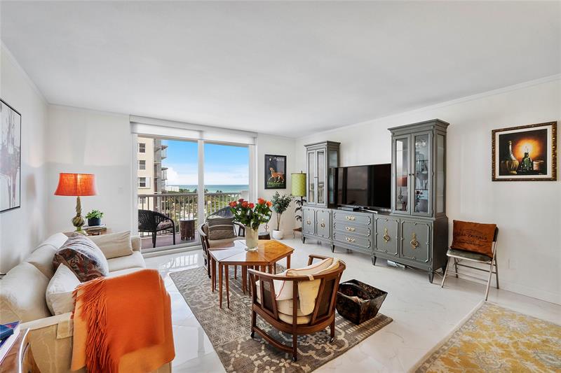 Image 14 of 40 For 1601 Ocean Dr  902
