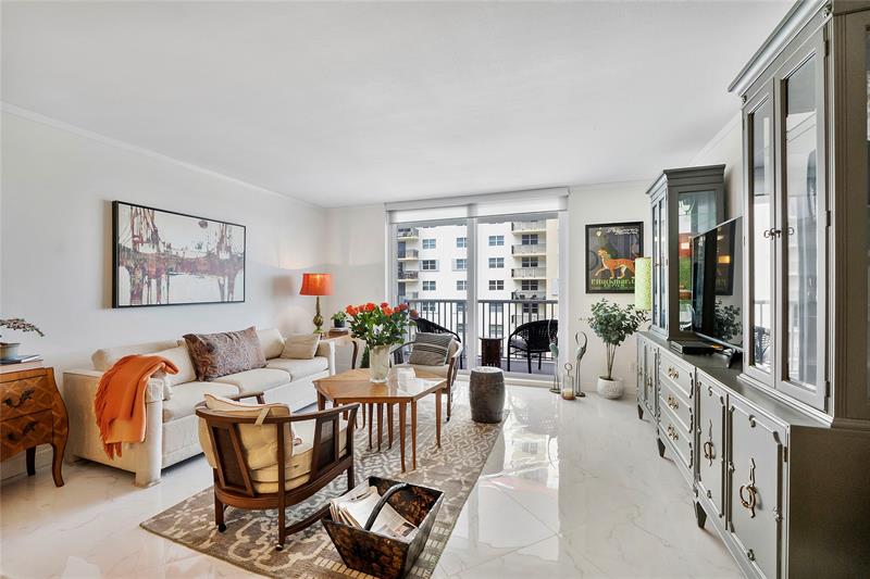 Image 16 of 40 For 1601 Ocean Dr  902