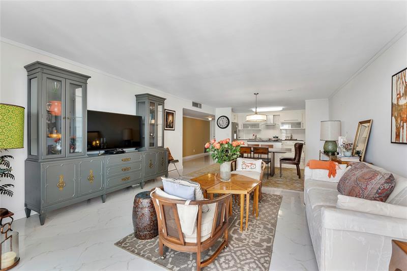 Image 17 of 40 For 1601 Ocean Dr  902