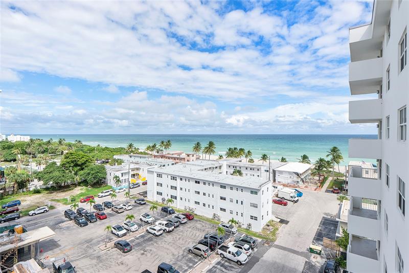 Image 33 of 40 For 1601 Ocean Dr  902