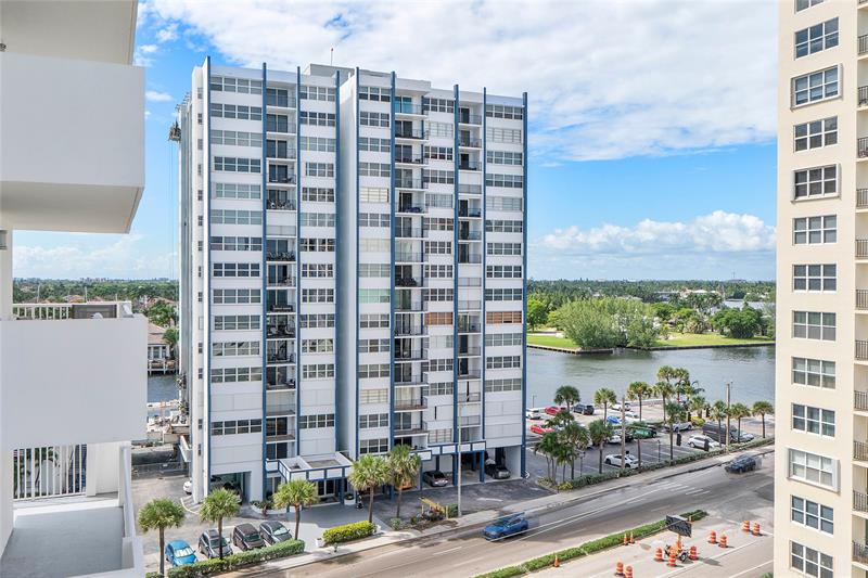 Image 35 of 40 For 1601 Ocean Dr  902