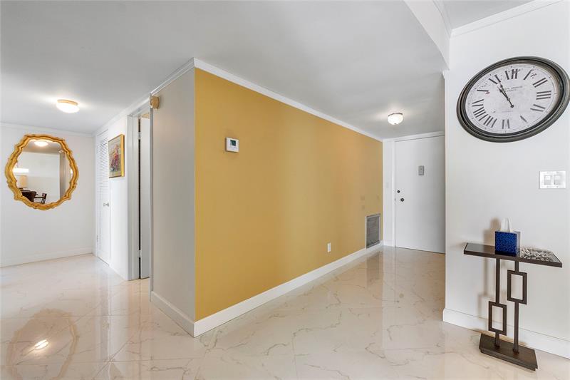 Image 4 of 40 For 1601 Ocean Dr  902