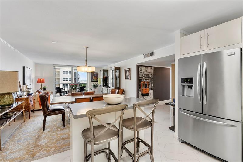 Image 9 of 40 For 1601 Ocean Dr  902