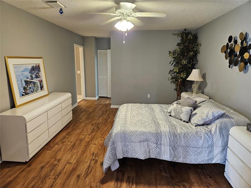 Image 12 of 34 For 5203 Europa Dr  G