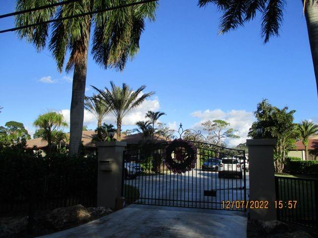 Listing Details for 6790 83rd Ter, Parkland, FL 33067