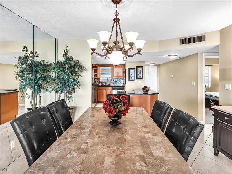 Image 19 of 49 For 3300 Rolling Hills Cir  705