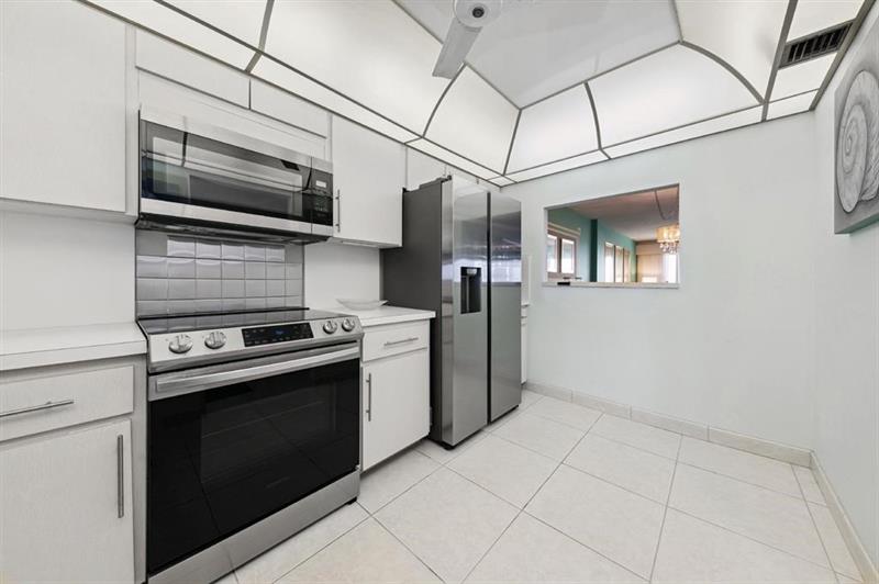 Image 8 of 15 For 328 Ocean Blvd  1007