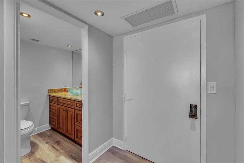 Image 29 of 30 For 2100 Ocean Ln  604