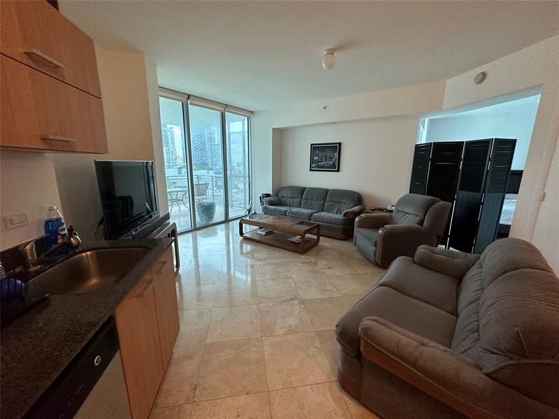 Image 10 of 33 For 350 Miami Ave  1608