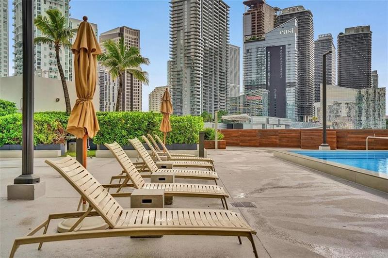 Image 15 of 33 For 350 Miami Ave  1608