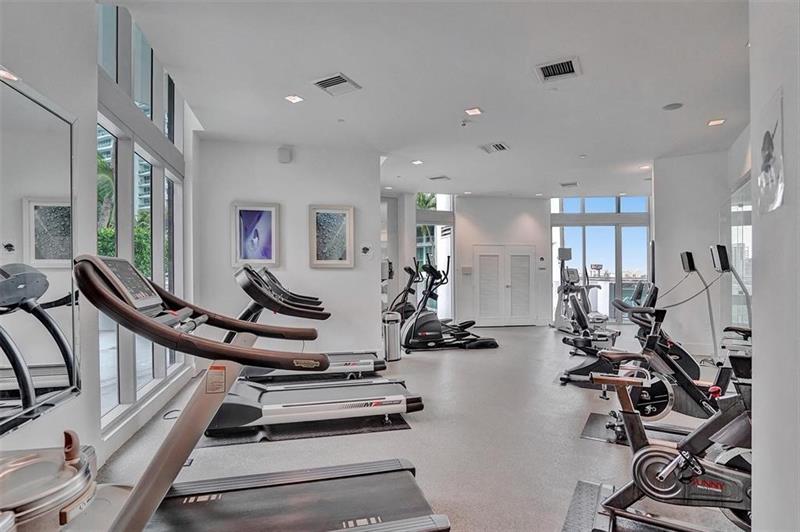 Image 18 of 33 For 350 Miami Ave  1608